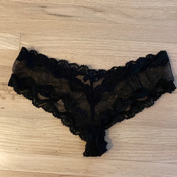 Victoria’s Secret Very Sexy Booty Undies - Picture 1 of 8